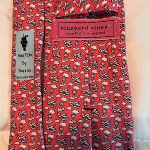 Vineyard Vines dark pink/light red seaplane tie